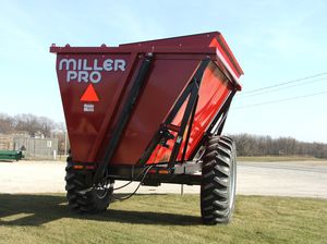 Anhänger mit Kipper / 2-Achsen / Landwirtschaft / für Silage
