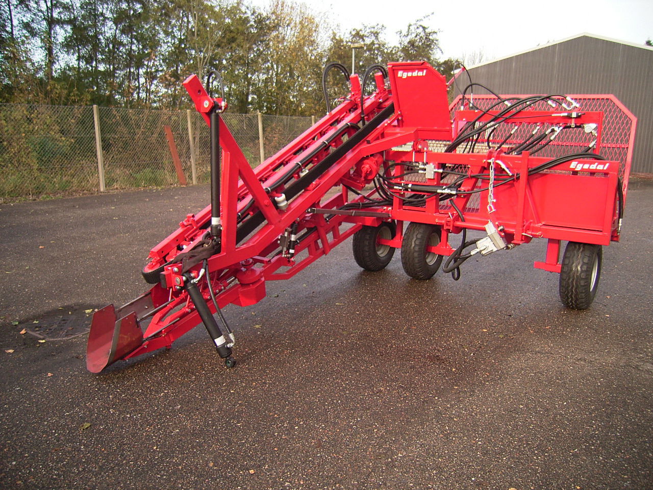 Tractor Rootballing Machine Ro Egedal Maskinenfabrik In Line