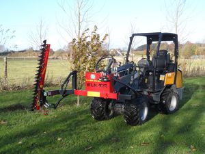 arboriculture pruning machine / tractor-mounted / sickle bar