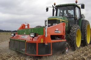 onion haulm topper