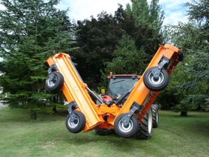 mounted mulcher / flail / PTO-driven / folding