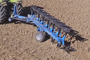 conventional plough / mounted / furrow