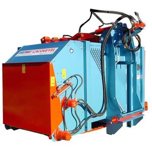 feeding silage cutter / mounted