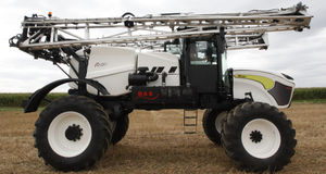 self-propelled sprayer / folding arms / high ground clearance
