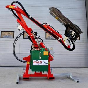 hydraulic hedge trimmer / tractor-mounted