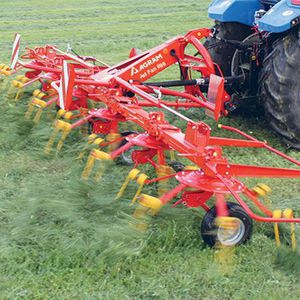 tractor-mounted tedder