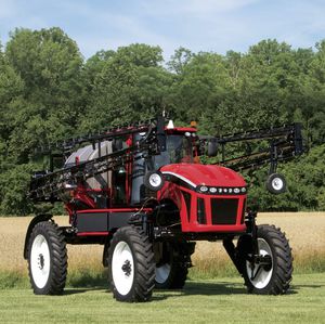 self-propelled sprayer / folding arms