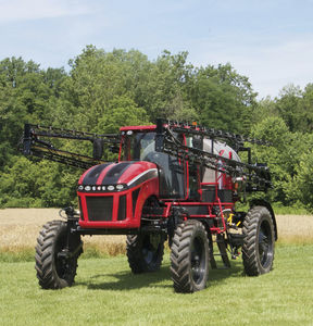 self-propelled sprayer / folding arms