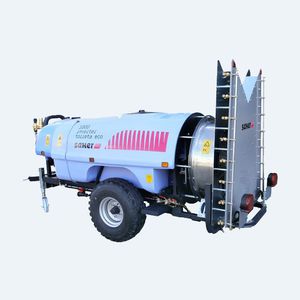 orchard sprayer / for viticulture / trailed / air-assisted