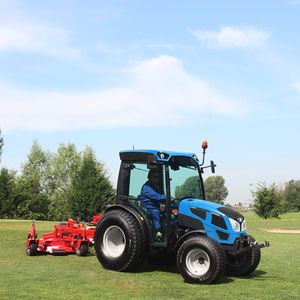Traktor mit mechanischem Getriebe