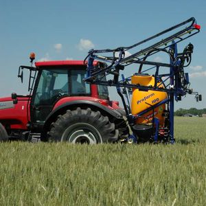 angebautes Sprühgerät 1