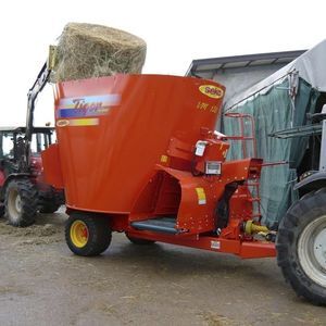 vertikaler Futtermischwagen