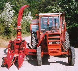 angebauter Feldhäcksler 1
