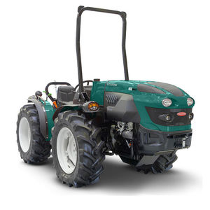 niedriger Traktor 1
