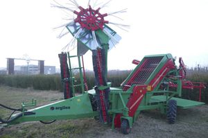 Obsterntemaschine