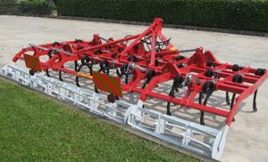 angebauter Grubber 1