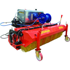 traktormontierte Kehrmaschine 1