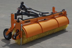 angebaute Kehrmaschine 1