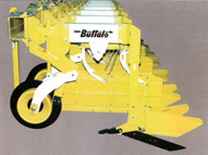 angebauter Grubber 1