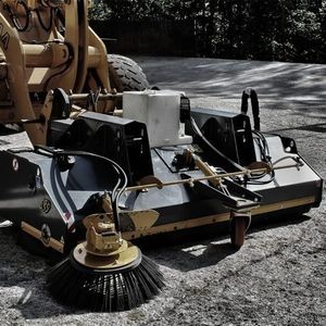 angebaute Kehrmaschine 1