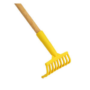 Rechen mit Holzgriff 1