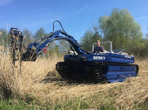 Diesel-Mähboot - NEREUS 240 AMPHI - Berky GmbH