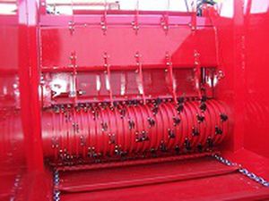 Gezogene Einstreumaschine - P 2500 - Atelier 3T - angebaut / Einstreu / für Rundballen