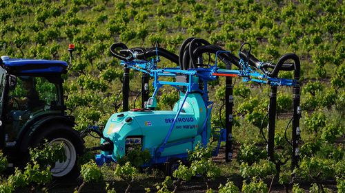 Gezogenes Sprühgerät - WIN'AIR - BERTHOUD - für Weinbau / mit Kanone / hydraulisch