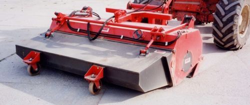 Angebaute Kehrmaschine - BR 175, BR 250 - BUGNOT S.A.S. - für Straßen