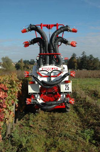 Gezogenes Sprühgerät - Tornado Series - Caruelle Nicolas - angebaut / für Weinbau / klappbar