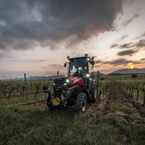 Schmalspurtraktor - Quantum Series - CASE IH - powershuttle / für Weinanbau / 4-Zylinder
