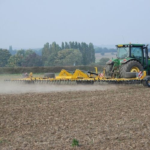 Strohstriegel - Claydon Yield-o-Meter Ltd. - zusammenklappbar / gezogen