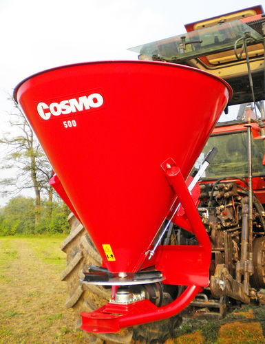 Düngerstreuer mit Dreipunktanbau - P Series - Cosmo Srl - fest