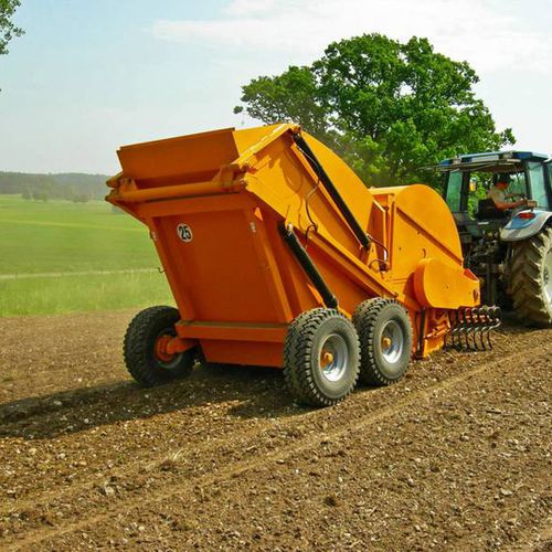Steinsammler für Traktor - RAMA 3420 - D. Gutzwiller SAS - ebenerdiges Abladen
