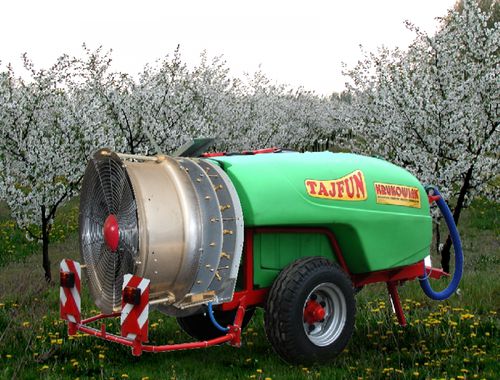 Angebautes Sprühgerät - TAJFUN series - K.F.M.R. Sp. z o.o. "KRUKOWIAK" - für Obstgärten