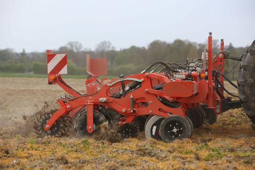 Angebaute Gülleegge - KUHN Striger - Kotte Landtechnik GmbH & Co. KG - Zinken / Strip-Till