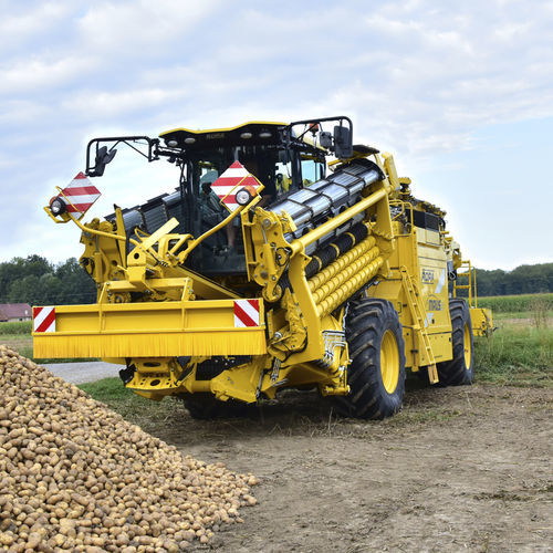 Kartoffelroder - KARTOFFELMAUS 5 - ROPA Fahrzeug- und Maschinenbau GmbH - Zuckerrüben / mit Eigenantrieb
