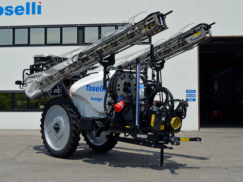 Gezogenes Sprühgerät - Avenger Plus - Toselli srl - für Großanbau / hydraulisch / elektrisch