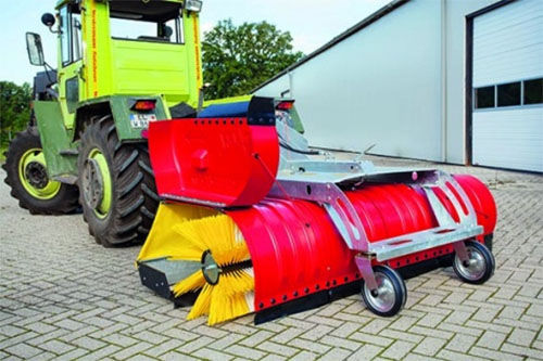 Kehrmaschine auf Gabelstapler montierte - Optimal 2300 - Westermann GmbH & Co. KG - für Straßen / Stall / frontmontiert