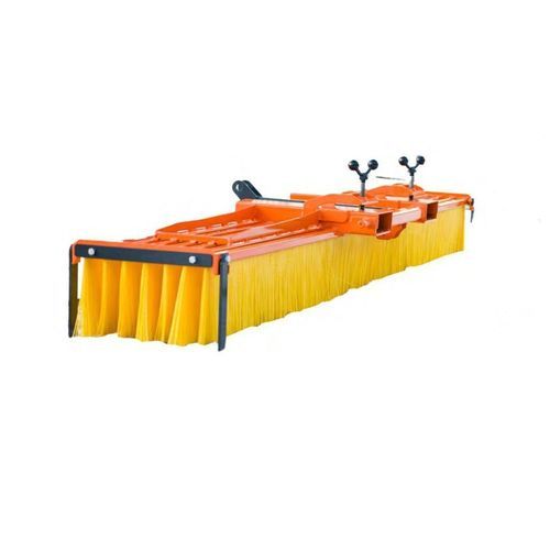 Angebaute Kehrmaschine - 5056 - ZAGRODA INTERNATIONAL Sp. z o.o.