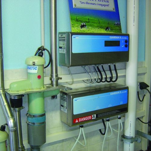 Waschsystem für Melkstand - GUARDIAN II - Boumatic Robotics B.V. - automatisch / programmierbar / mit Steuergerät