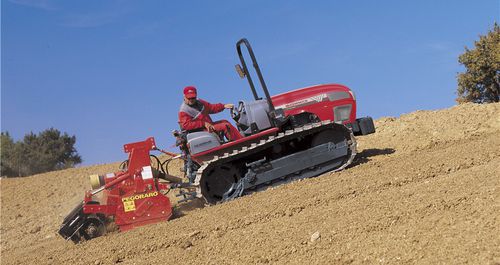 Raupentraktor - T F/M series - McCormick USA - powershuttle / mit ROPS / mit Dreipunktanbau