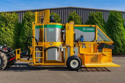 Heidelbeeren-Erntemaschine - 930 - Oxbo International Corporation - mit Eigenantrieb / 1 Reihe