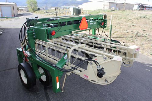 Kreiselschwader - 8803  - Allen Farm Equipment - mit zentraler Ablage