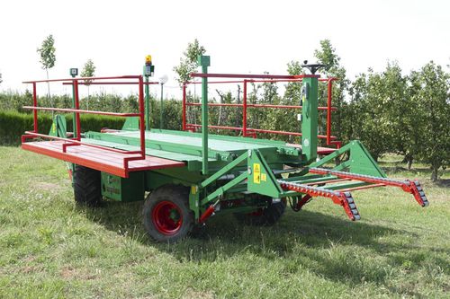 Erntewagen für Astschnitt - AF-5 - Argiles Maquinaria de Recolección - für Obstplantage / mit Eigenantrieb