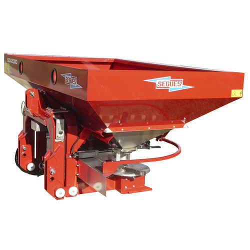 Düngerstreuer mit Dreipunktanbau - SDI series - MAQUINARIA AGRICOLA SEGUES, SL - fest / breit / Doppelscheiben