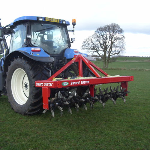 Traktormontierter Bodenbelüfter - Tractor-mounted soil aerator - Opico Limited - stationär / zusammenklappbar