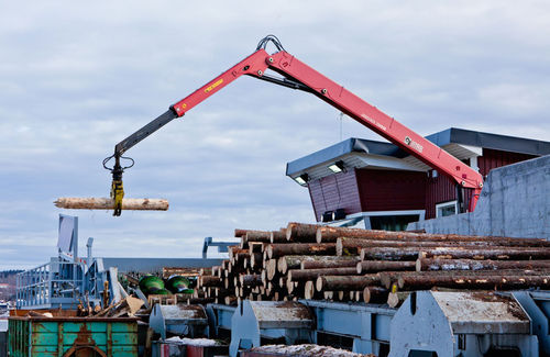 Festinstallierter Forstkran - JONSERED 2080SR series - HIAB AB - mit Gelenkausleger
