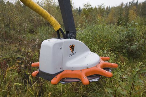 Angebauter hydraulischer Freischneider - UW40 - Usewood Forest Tec Oy - Rundmesser / für Forstarbeiten