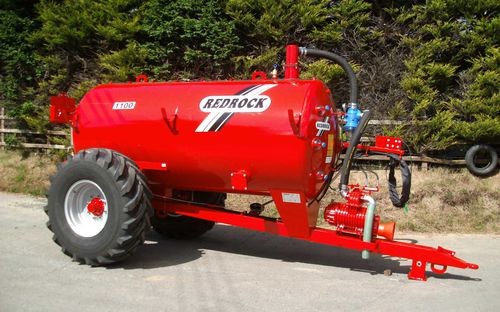 Einachsiger Güllewagen - redrockmachinery - gezogen